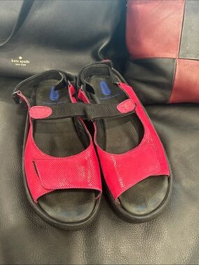 Wolky Kids Open-Toe Sandals in Bright Red with Black Straps